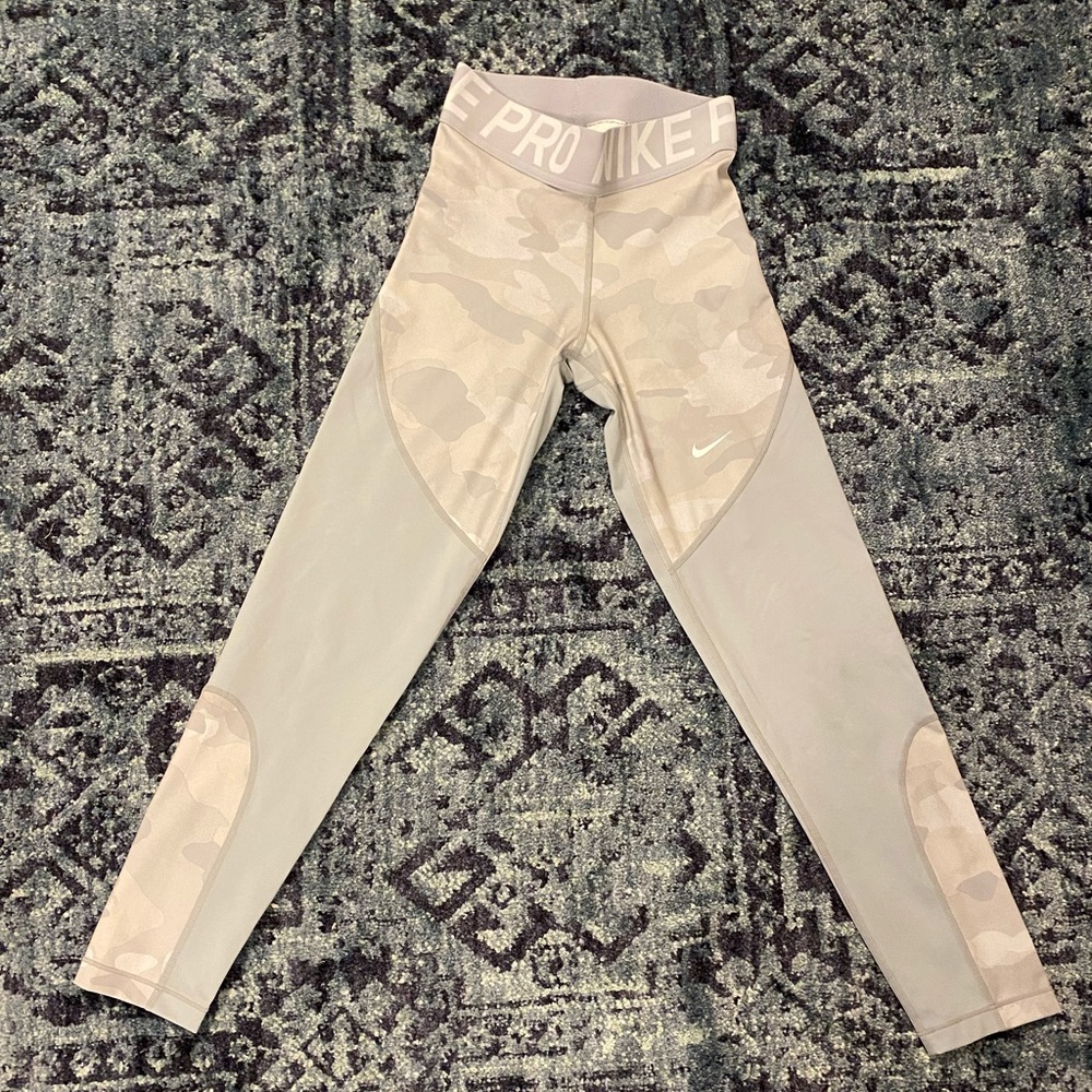 ❌SOLD❌ GREY CAMO NIKE PRO LEGGINGS